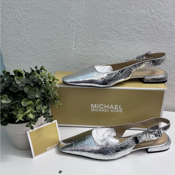 Michael Kors Darrington Sling Flat / New. - Picture 1 of 15